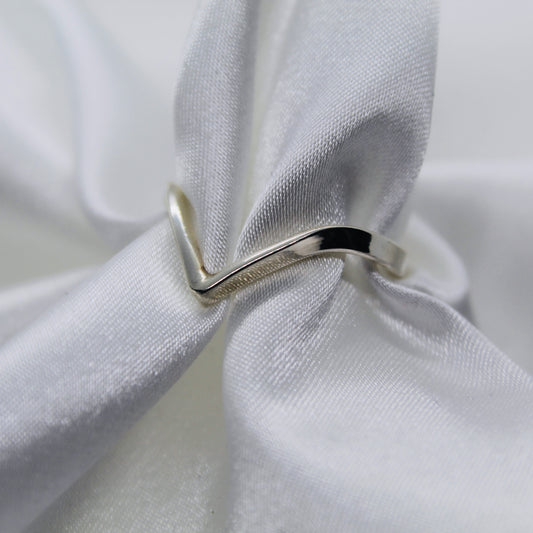 Silver ‘wishbone’ ring