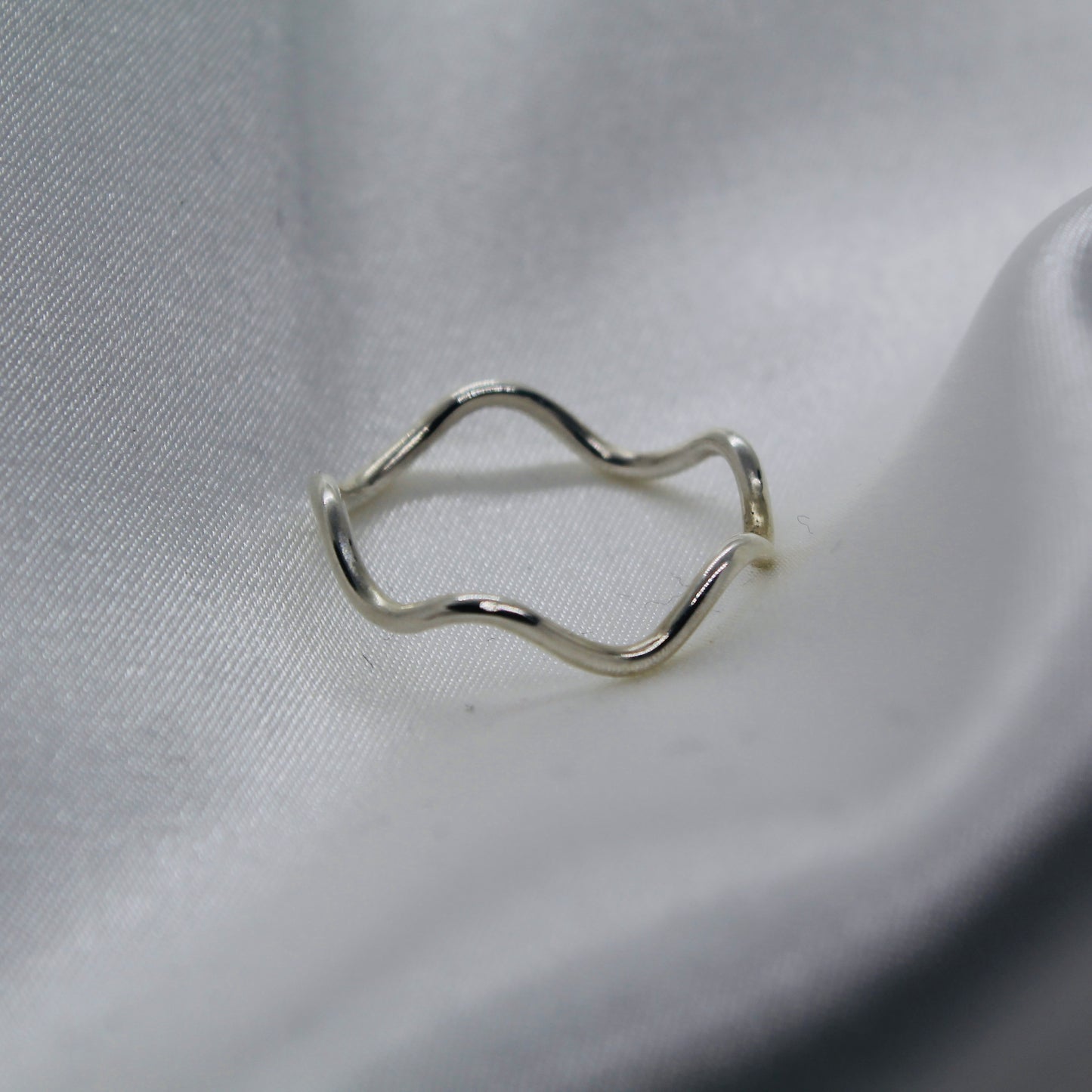 ‘Making waves’ silver ring